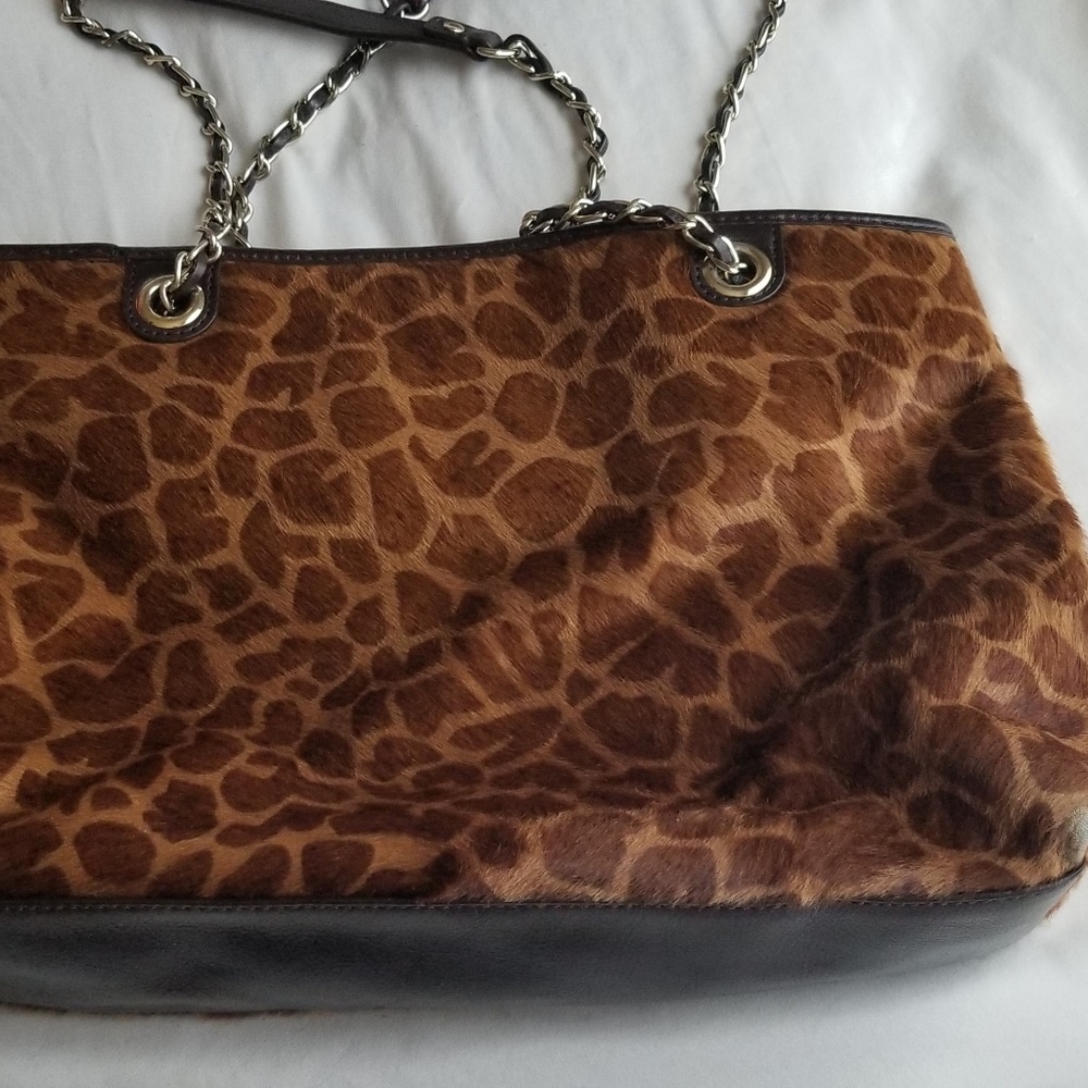 DKNY Giraffe Handbag - Picture 3 of 5